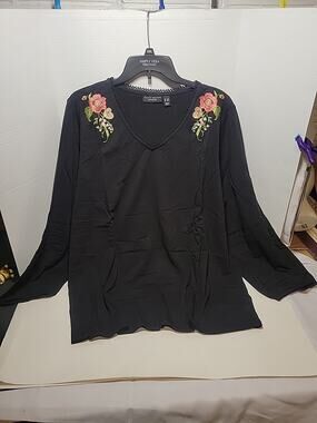 Susan Graver Weekend Embroidered Top Women's PLUS 3X BLACK Long Sleeve Popover